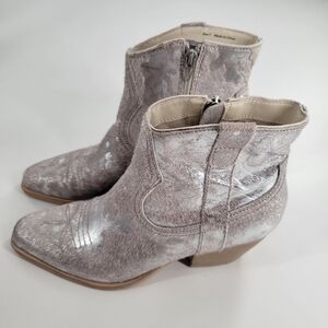 Dolce Vita Silver Calf Hair Silma Western Cowboy Booties Retail $150 Size 7